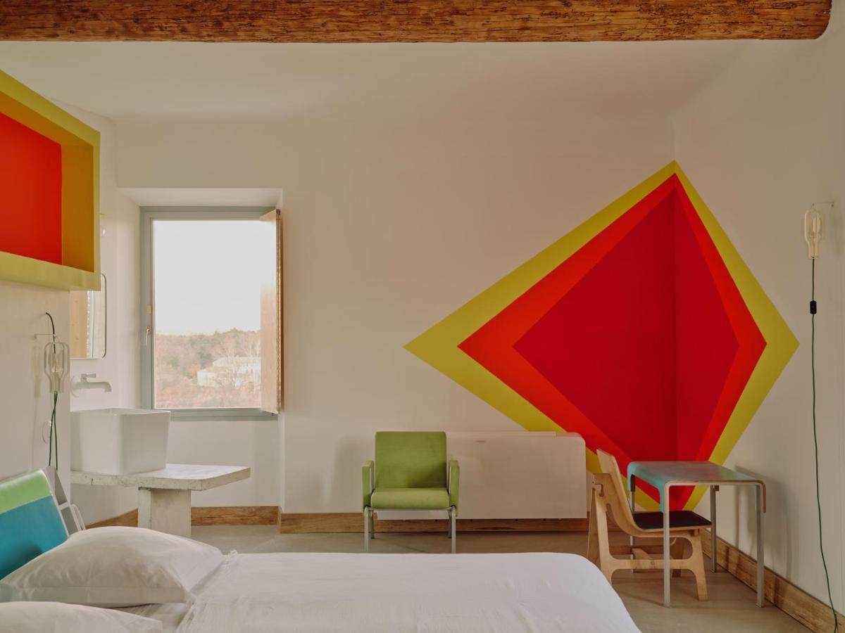 Domaine La Ferme Hi Bride Bed & Breakfast Villelaure Exterior photo