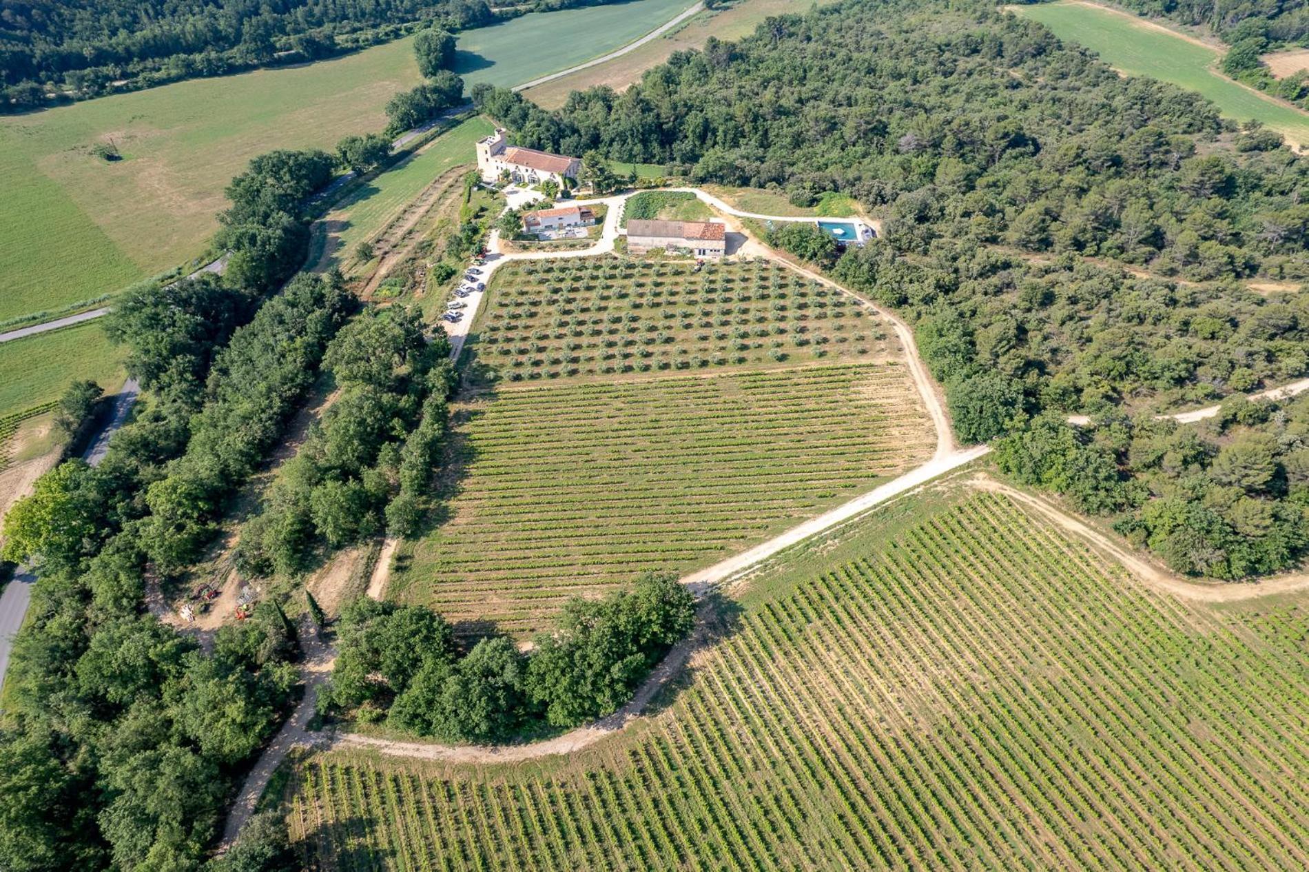 Domaine La Ferme Hi Bride Bed & Breakfast Villelaure Exterior photo