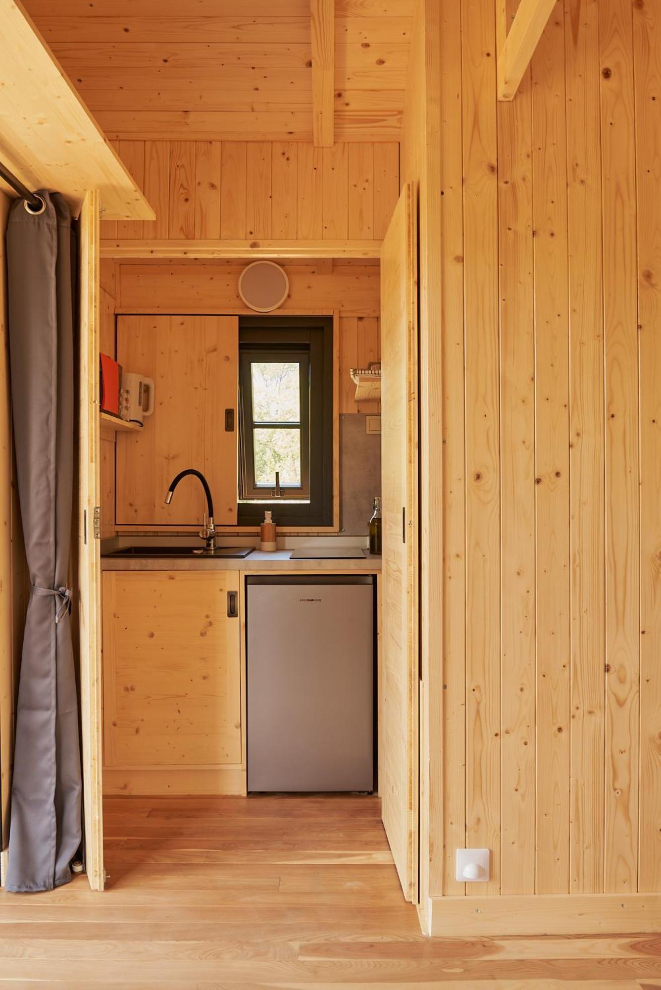 Domaine La Ferme Hi Bride Bed & Breakfast Villelaure Exterior photo