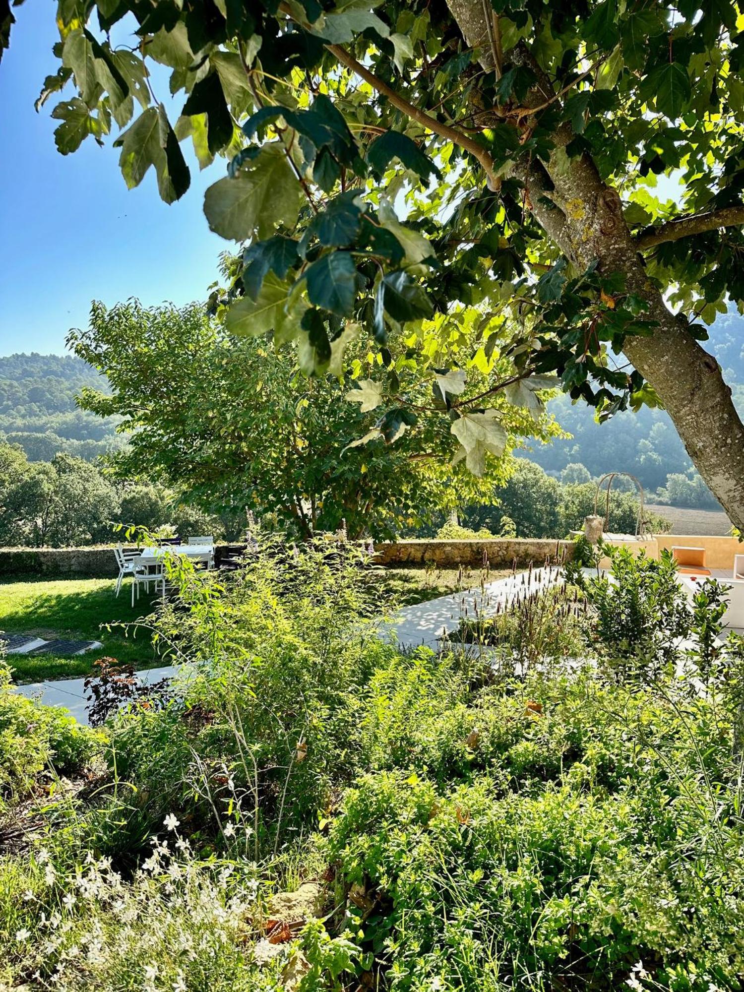 Domaine La Ferme Hi Bride Bed & Breakfast Villelaure Exterior photo
