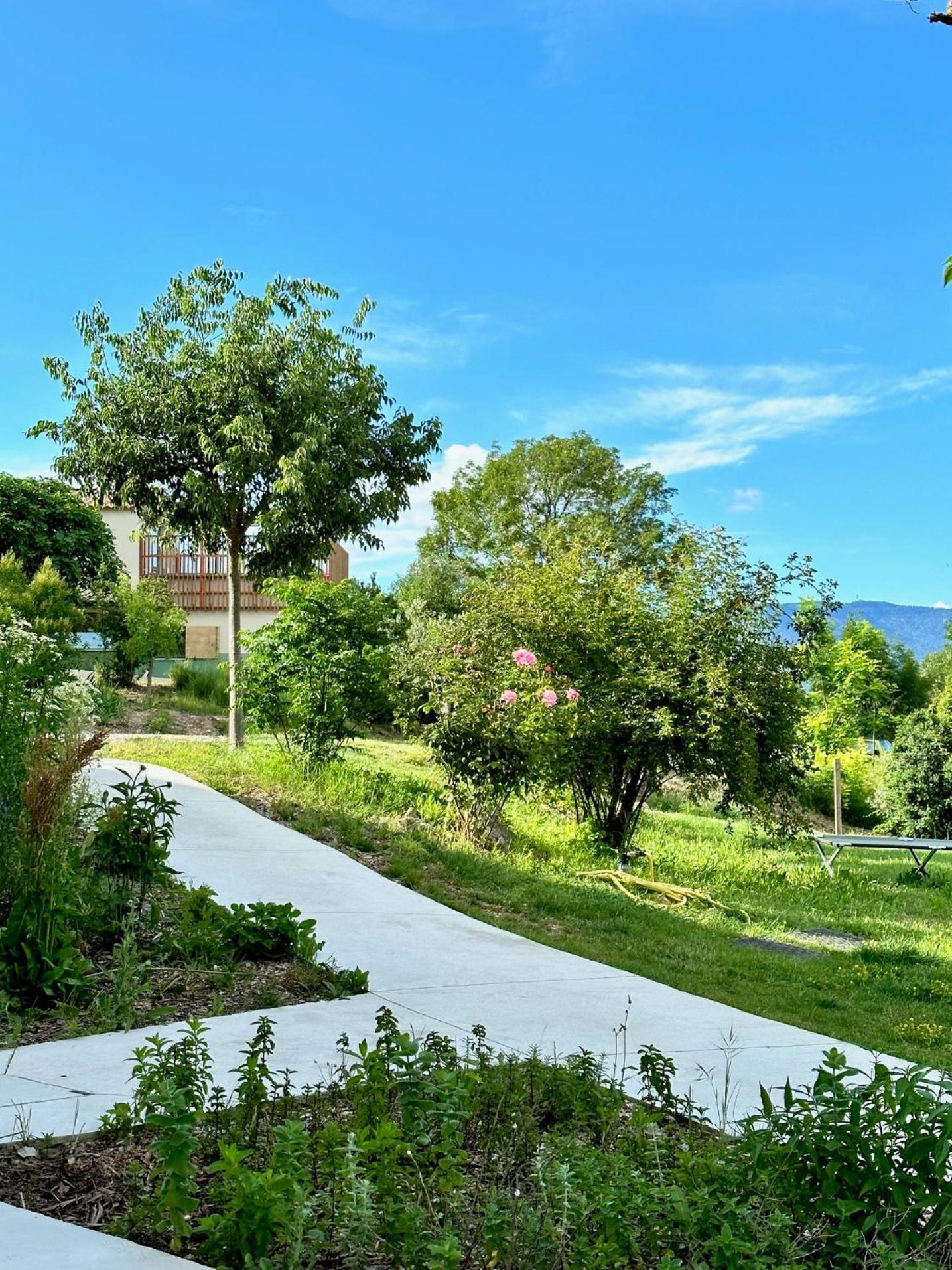 Domaine La Ferme Hi Bride Bed & Breakfast Villelaure Exterior photo