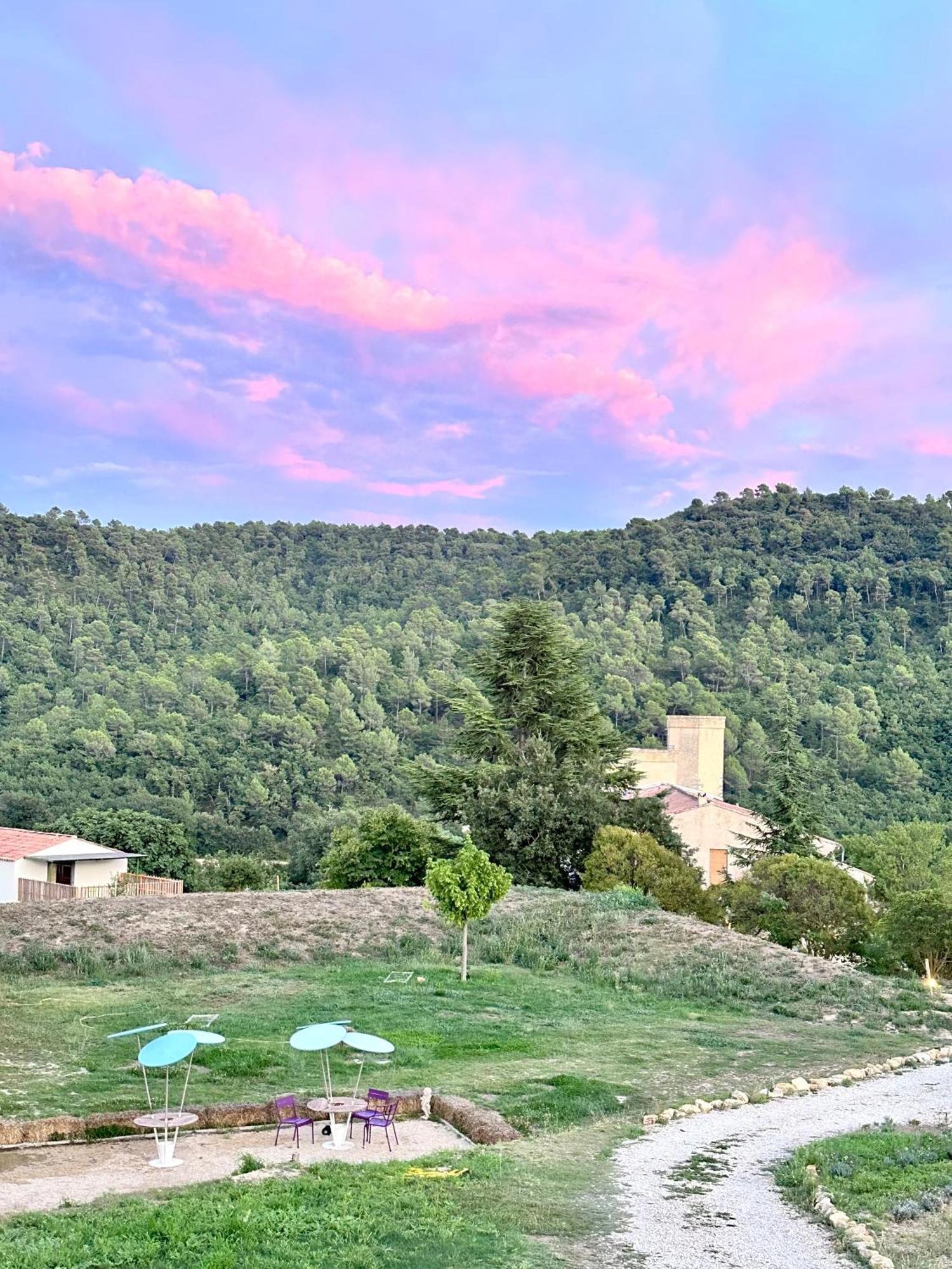 Domaine La Ferme Hi Bride Bed & Breakfast Villelaure Exterior photo