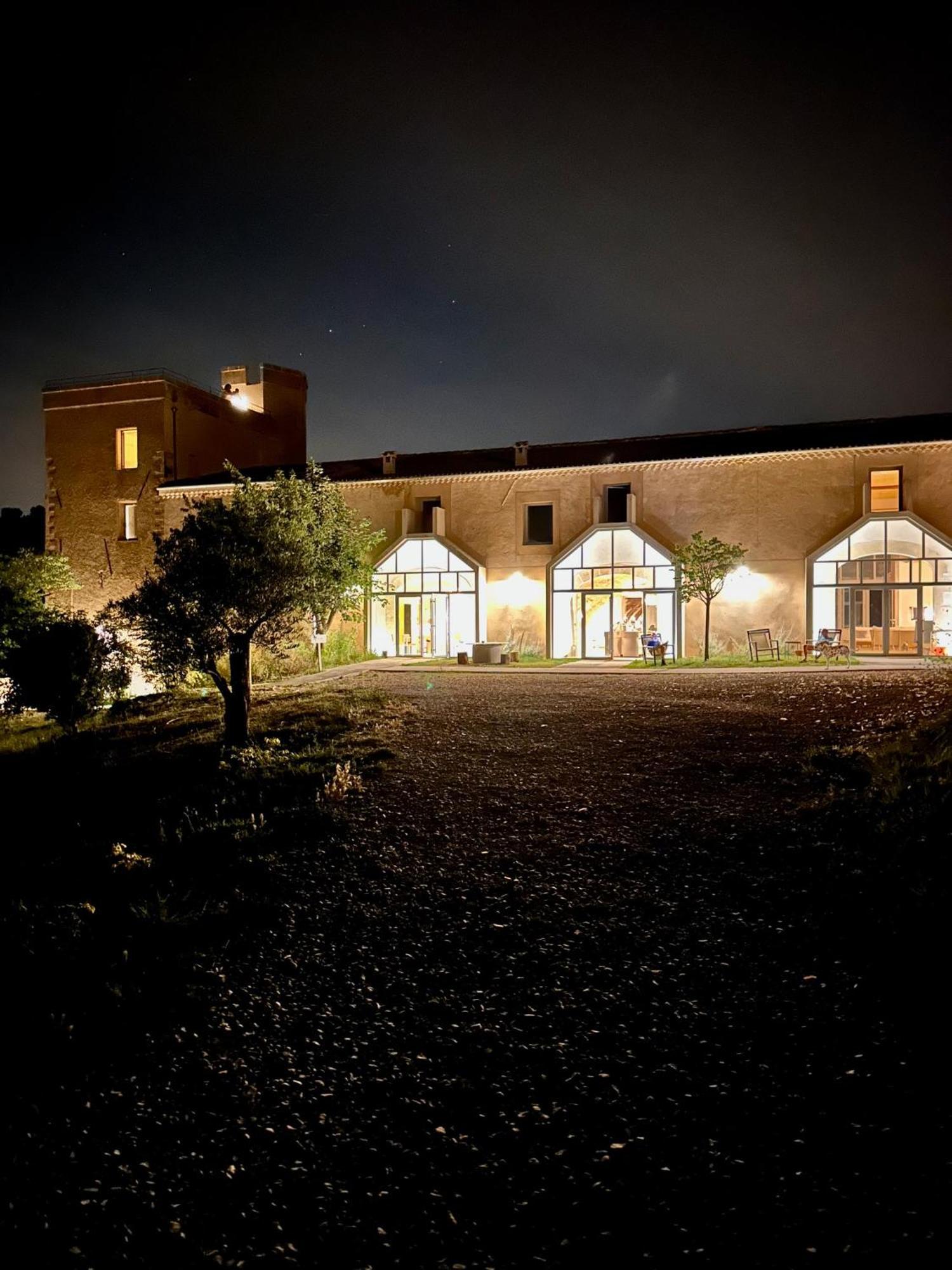Domaine La Ferme Hi Bride Bed & Breakfast Villelaure Exterior photo